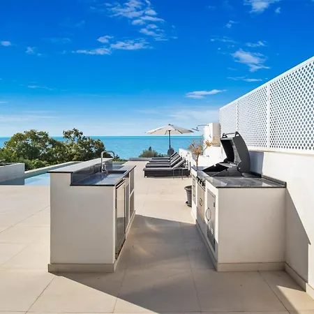 빌라 Nirvana - Pool, Jacuzzi, Terrace & Sea View